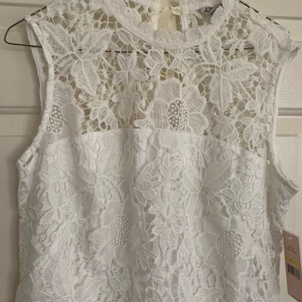 * New Nanette Lepore Floral Lace Overlay Top Blouse SZ Medium *